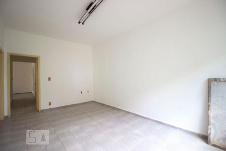 Casa à venda com 140m², 2 quartos e 2 vagasSala