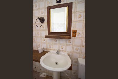 Casa à venda com 140m², 2 quartos e 2 vagasBanheiro