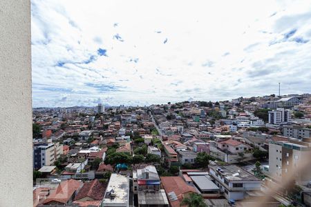 Vista da varanda da sala de apartamento para alugar com 3 quartos, 111m² em Cachoeirinha, Belo Horizonte