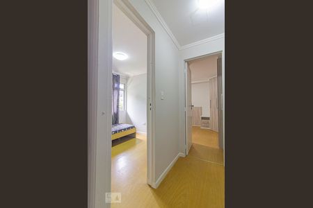 Corredor de apartamento para alugar com 2 quartos, 49m² em Sítio Cercado, Curitiba