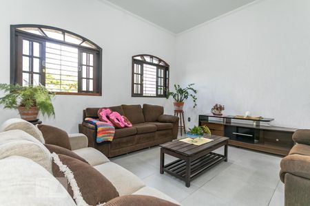 Sala de casa para alugar com 3 quartos, 400m² em Jardim Armenia, Mogi das Cruzes