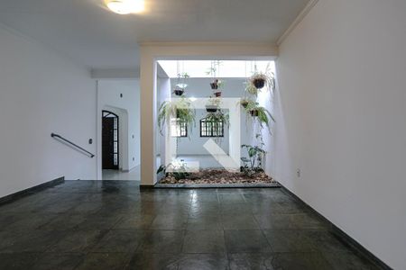 Sala de casa para alugar com 3 quartos, 400m² em Jardim Armenia, Mogi das Cruzes