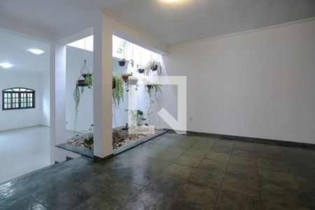 Sala de casa para alugar com 3 quartos, 400m² em Jardim Armenia, Mogi das Cruzes