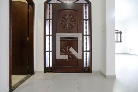 Entrada de casa para alugar com 3 quartos, 400m² em Jardim Armenia, Mogi das Cruzes
