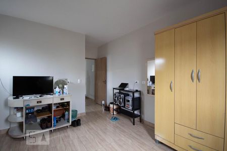 Casa à venda com 200m², 3 quartos e 2 vagas Casa à venda com 200m², 3 quartos e 2 vagasSuíte 2