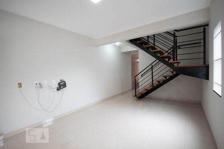Sala de casa à venda com 3 quartos, 200m² em Padroeira, Osasco