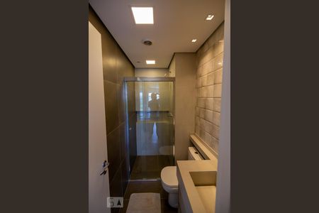 Apartamento à venda com 74m², 2 quartos e 1 vaga Apartamento à venda com 74m², 2 quartos e 1 vagaBanheiro Social