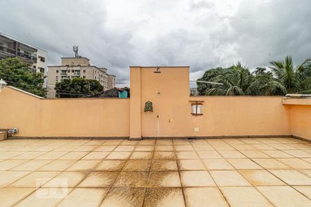 Casa à venda com 968m², 2 quartos e 1 vaga Casa à venda com 968m², 2 quartos e 1 vagaTerraço