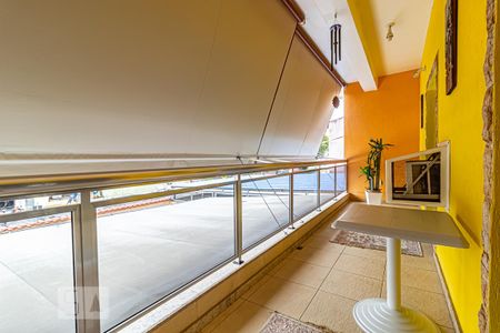 Casa à venda com 968m², 2 quartos e 1 vaga Casa à venda com 968m², 2 quartos e 1 vagaVaranda do Quarto 1 e 2