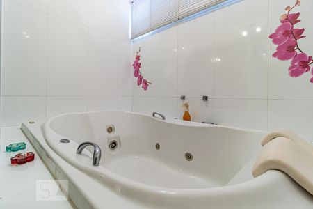 Casa à venda com 968m², 2 quartos e 1 vaga Casa à venda com 968m², 2 quartos e 1 vagaBanheiro da Suíte