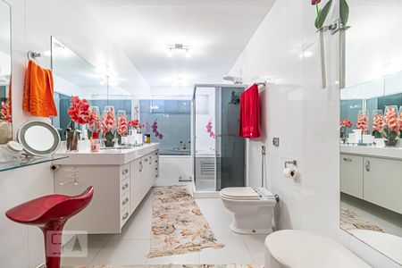 Casa à venda com 968m², 2 quartos e 1 vaga Casa à venda com 968m², 2 quartos e 1 vagaBanheiro da Suíte