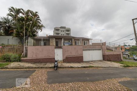 Casa à venda com 340m², 4 quartos e 4 vagasFachada