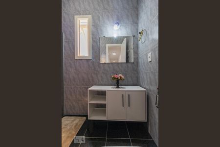 Casa à venda com 340m², 4 quartos e 4 vagasBanheiro Social