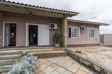 Casa à venda com 340m², 4 quartos e 4 vagasFachada