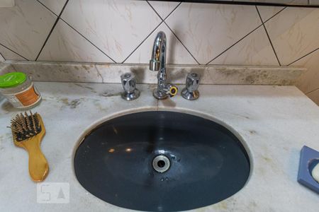 Casa à venda com 340m², 4 quartos e 4 vagasBanheiro externo