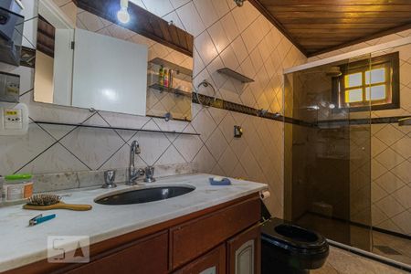 Casa à venda com 340m², 4 quartos e 4 vagasBanheiro externo