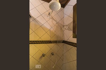 Casa à venda com 340m², 4 quartos e 4 vagasBanheiro externo