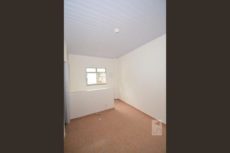 Sala de casa para alugar com 2 quartos, 50m² em Bento Ribeiro, Rio de Janeiro