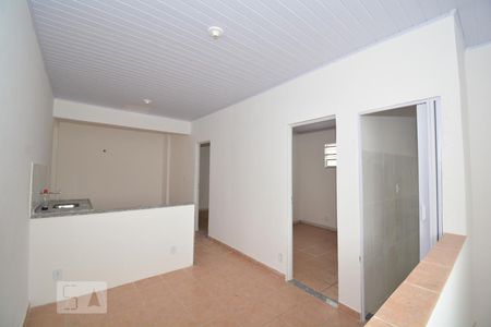 Sala de casa para alugar com 2 quartos, 50m² em Bento Ribeiro, Rio de Janeiro