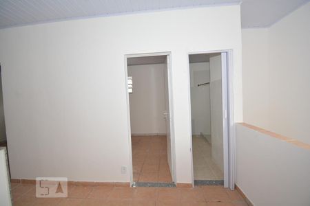 Sala de casa para alugar com 2 quartos, 50m² em Bento Ribeiro, Rio de Janeiro