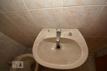 Lavabo de casa de condomínio para alugar com 2 quartos, 50m² em Bento Ribeiro, Rio de Janeiro