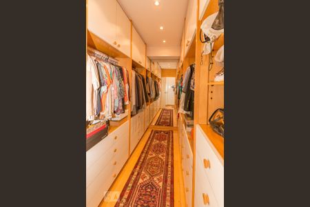 Apartamento à venda com 276m², 3 quartos e 4 vagasCloset da Suíte 1