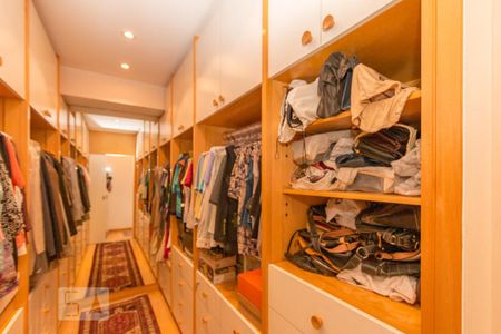 Apartamento à venda com 276m², 3 quartos e 4 vagasCloset da Suíte 1