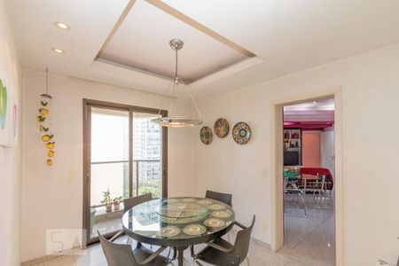 Apartamento à venda com 276m², 3 quartos e 4 vagasCopa