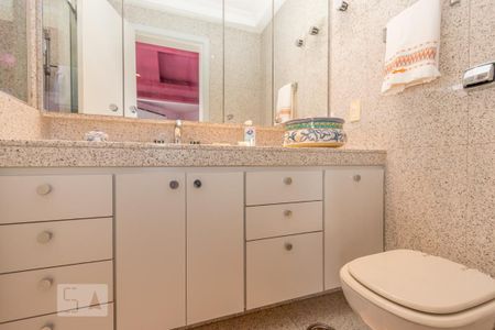 Apartamento à venda com 276m², 3 quartos e 4 vagasBanheiro