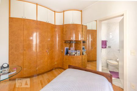 Apartamento à venda com 276m², 3 quartos e 4 vagasSuíte 2