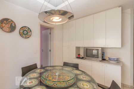 Apartamento à venda com 276m², 3 quartos e 4 vagasCopa