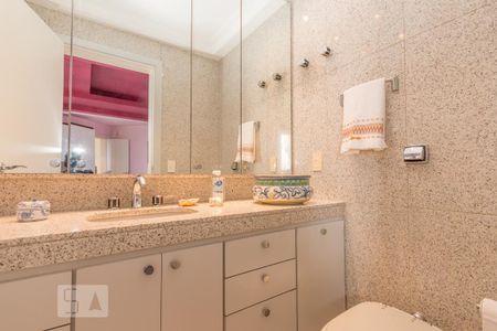 Apartamento à venda com 276m², 3 quartos e 4 vagasBanheiro