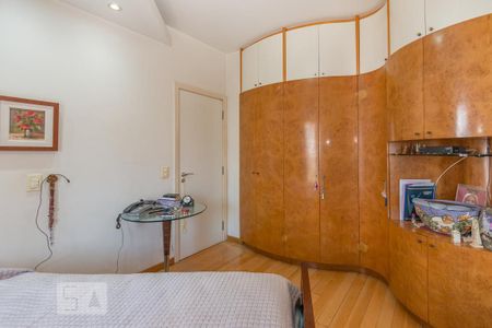 Apartamento à venda com 276m², 3 quartos e 4 vagasSuíte 2