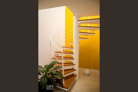 Escada de casa à venda com 4 quartos, 359m² em Cerâmica, São Caetano do Sul