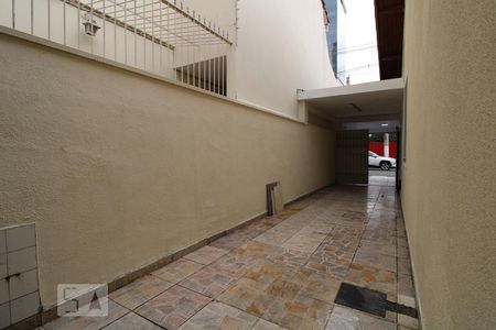 Casa à venda com 250m², 4 quartos e 4 vagasCorredor