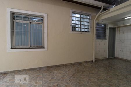 Casa à venda com 250m², 4 quartos e 4 vagasFachada dos fundos da casa