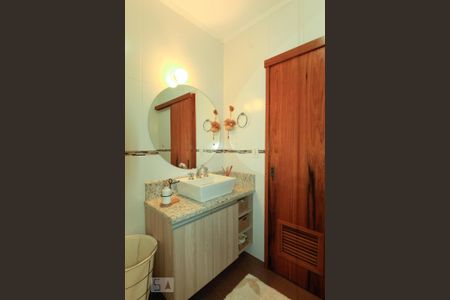 Casa à venda com 228m², 3 quartos e 4 vagas Casa à venda com 228m², 3 quartos e 4 vagasBanheiro