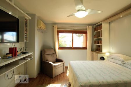 Casa à venda com 228m², 3 quartos e 4 vagas Casa à venda com 228m², 3 quartos e 4 vagasSuíte