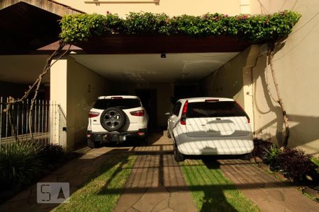 Casa à venda com 228m², 3 quartos e 4 vagas Casa à venda com 228m², 3 quartos e 4 vagasGaragem