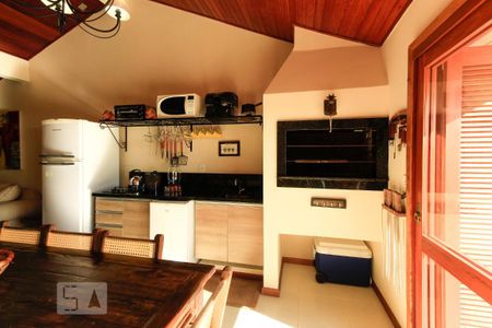 Casa à venda com 228m², 3 quartos e 4 vagas Casa à venda com 228m², 3 quartos e 4 vagasEspaço Gourmet