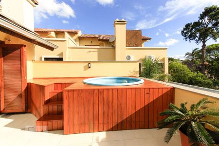 Casa à venda com 228m², 3 quartos e 4 vagas Casa à venda com 228m², 3 quartos e 4 vagasVaranda