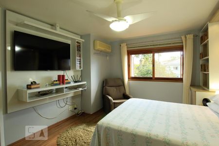 Casa à venda com 228m², 3 quartos e 4 vagas Casa à venda com 228m², 3 quartos e 4 vagasSuíte