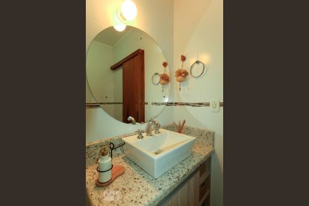 Casa à venda com 228m², 3 quartos e 4 vagas Casa à venda com 228m², 3 quartos e 4 vagasBanheiro