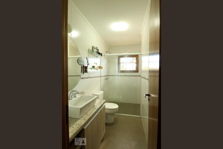 Casa à venda com 228m², 3 quartos e 4 vagas Casa à venda com 228m², 3 quartos e 4 vagasBanheiro da suíte