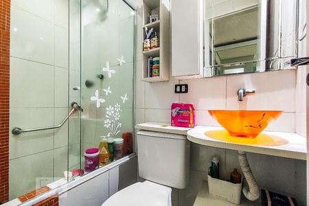 Casa à venda com 350m², 4 quartos e 4 vagas Casa à venda com 350m², 4 quartos e 4 vagasBanheiro da Suíte 2