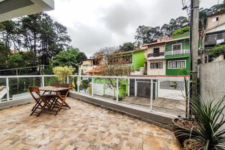 Casa à venda com 350m², 4 quartos e 4 vagas Casa à venda com 350m², 4 quartos e 4 vagasVaranda Quarto 1 e 2