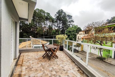 Casa à venda com 350m², 4 quartos e 4 vagas Casa à venda com 350m², 4 quartos e 4 vagasVaranda Quarto 1 e 2