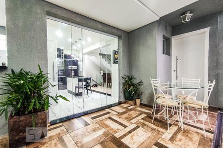 Casa à venda com 350m², 4 quartos e 4 vagas Casa à venda com 350m², 4 quartos e 4 vagasHall de Entrada