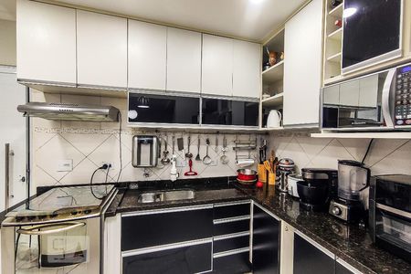 Casa à venda com 350m², 4 quartos e 4 vagas Casa à venda com 350m², 4 quartos e 4 vagasCozinha