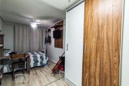 Casa à venda com 350m², 4 quartos e 4 vagas Casa à venda com 350m², 4 quartos e 4 vagasQuarto 2